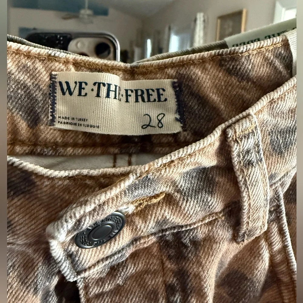 FREE PEOPLE WE THE FREE WOMENS GOOD LUCK BARREL JEANS
CHEETAH ANIMAL PRINT - Picture 3 of 5